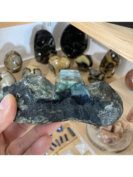 Bloc Brut d’Émeraude Naturelle Poli - Pièce Unique