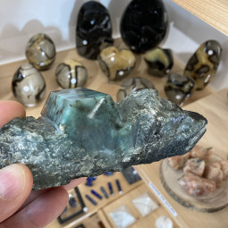 Bloc Brut d’Émeraude Naturelle Poli - Pièce Unique