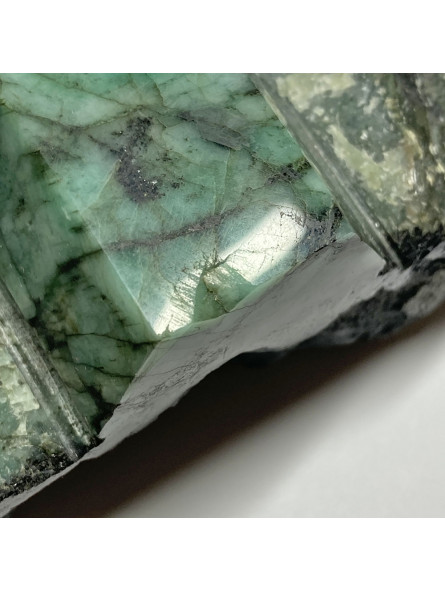 Bloc Brut d’Émeraude Naturelle Poli - Pièce Unique