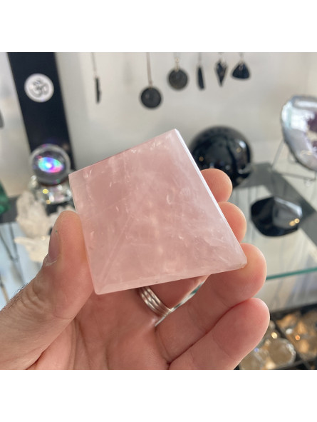 Pyramide en Quartz Rose - 50 mm