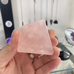 Pyramide en Quartz Rose - 50 mm
