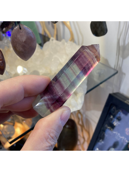 Pointe en Fluorite Multicolore - 65 Grammes