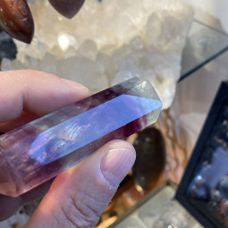Pointe en Fluorite Multicolore - 65 Grammes