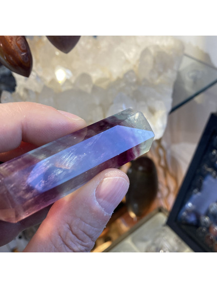 Pointe en Fluorite Multicolore - 65 Grammes