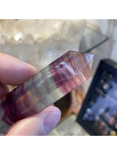 Pointe en Fluorite Multicolore - 65 Grammes