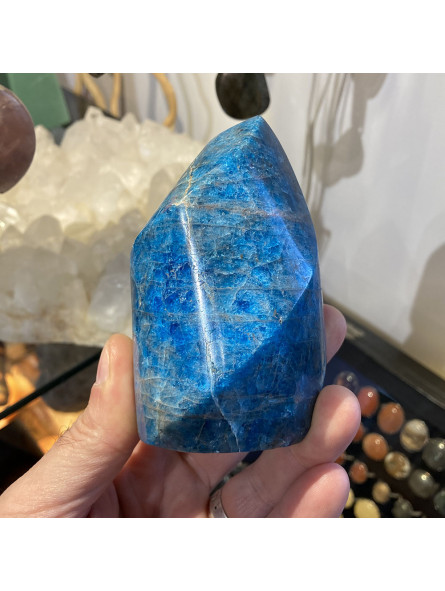 Forme libre en Apatite Bleue - 563 Grammes