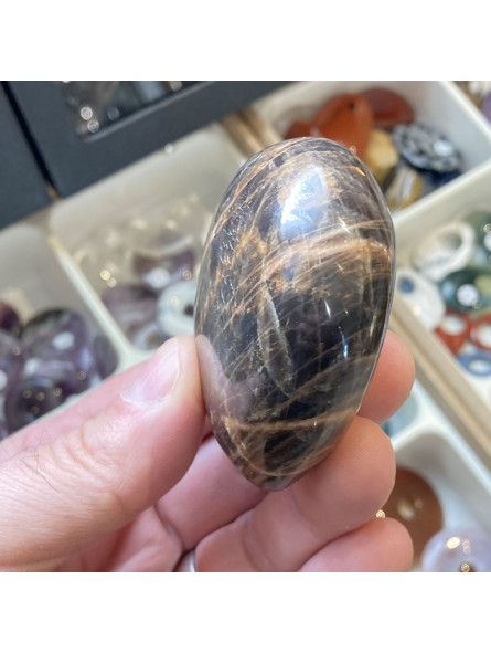 Coeur en Pierre de Lune Noire 160 grammes