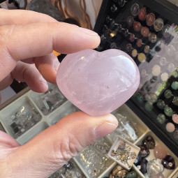 Coeur en Quartz Rose - 60 Grammes