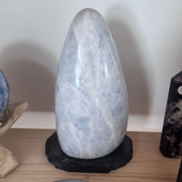 Socle en Shungite pour Sphères et minéraux