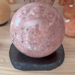 Socle en Shungite pour Sphères et minéraux