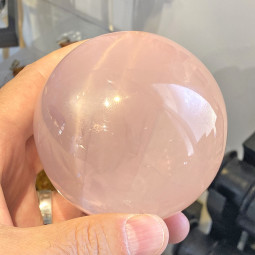 Sphère en Quartz Rose Étoilé - 140 Grammes