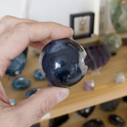 Sphère en Agate Noire ou Onyx Cristallisée