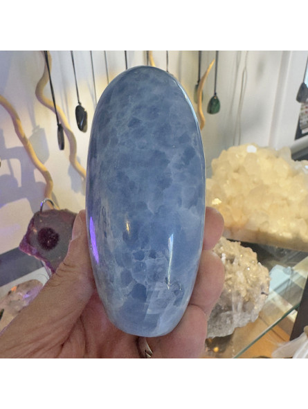 Forme libre en Calcite Bleue - 570 Grammes