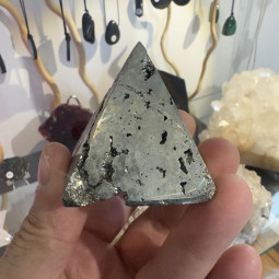 Pyramide en Pyrite - 180 Grammes