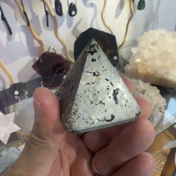 Pyramide en Pyrite - 180 Grammes