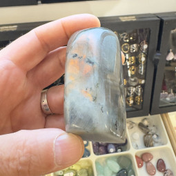 Forme libre en Labradorite - 158 Grammes