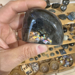 Forme libre en Labradorite - 205 Grammes
