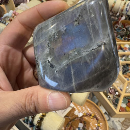 Forme libre en Labradorite - 323 Grammes