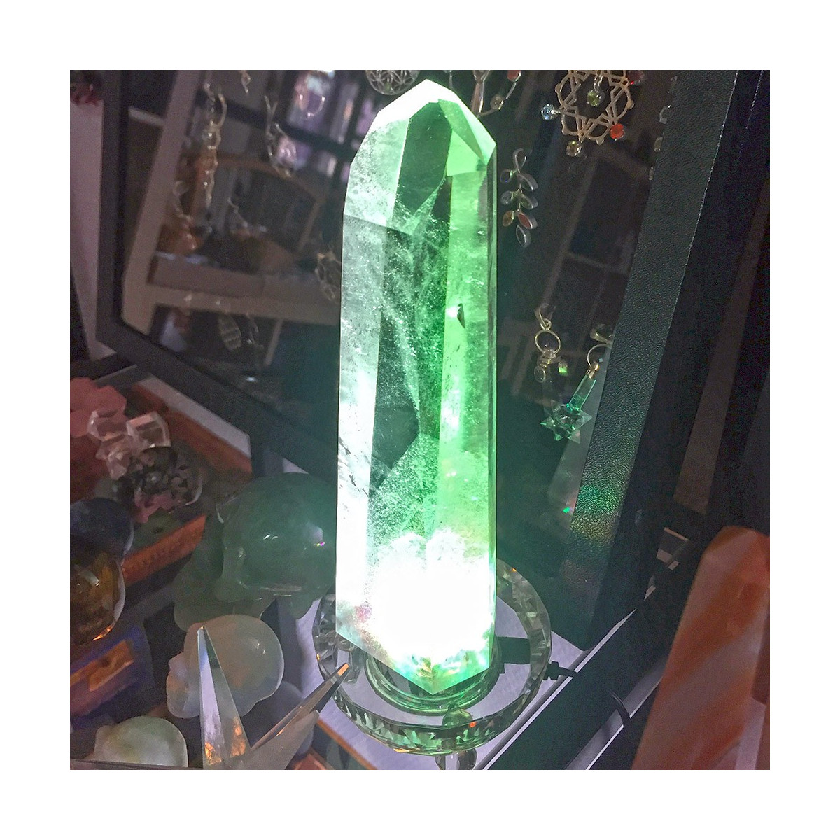 Socle Lumineux LED Carré 12 Lumières Blanches – Présentoir Cristal, Verre Ou Objet D’Art USB Ou Piles